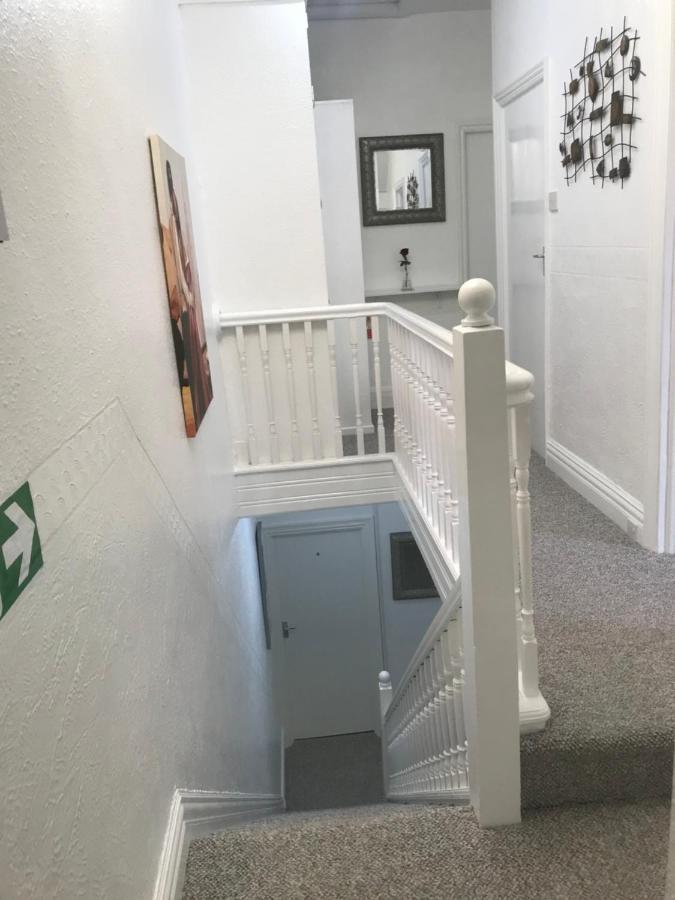 Number 40 - No Multiple Room Bookings Blackpool Exterior foto