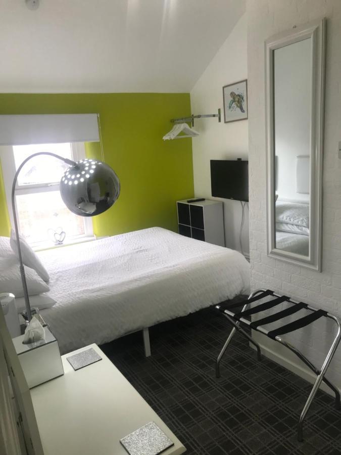 Number 40 - No Multiple Room Bookings Blackpool Exterior foto